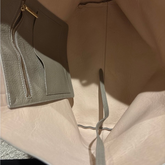 Cuyana Tote - Picture 8 of 9